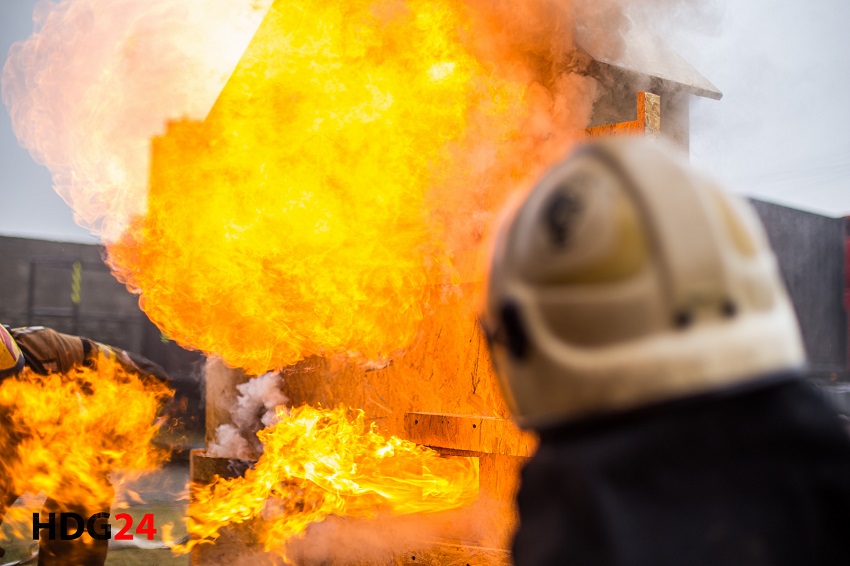 Szkolenia z pożarów wewnętrznych w Pacierzowie. Zdjęcie numer 2