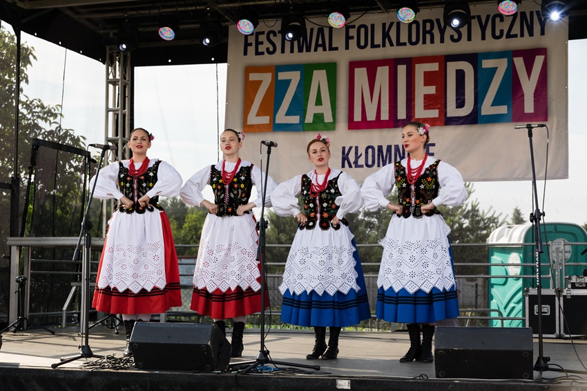 Przegląd Zespołów Folklorystycznych ZZA MIEDZY