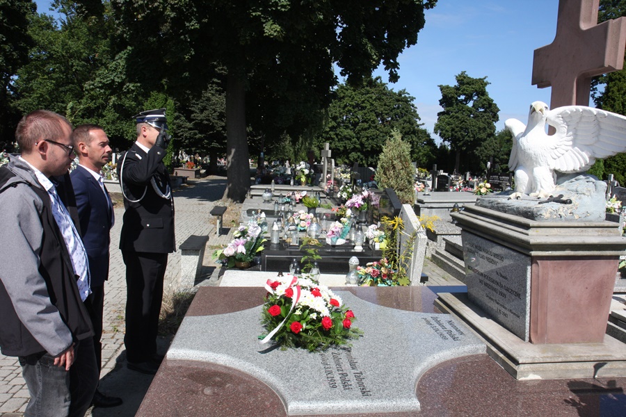Władze gminy Kłomnice uczciły pamięć ofiar II Wojny Światowej. Zdjęcie numer 9
