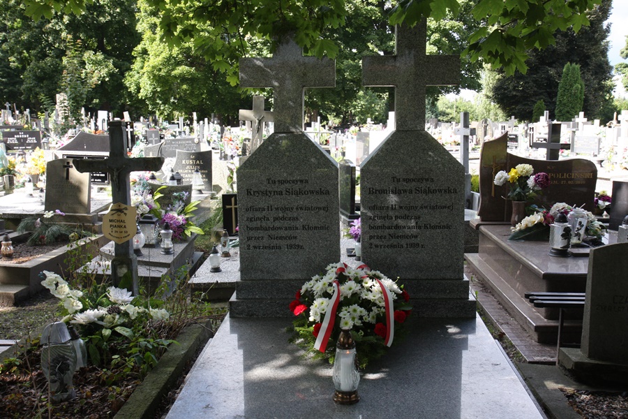 Władze gminy Kłomnice uczciły pamięć ofiar II Wojny Światowej. Zdjęcie numer 14