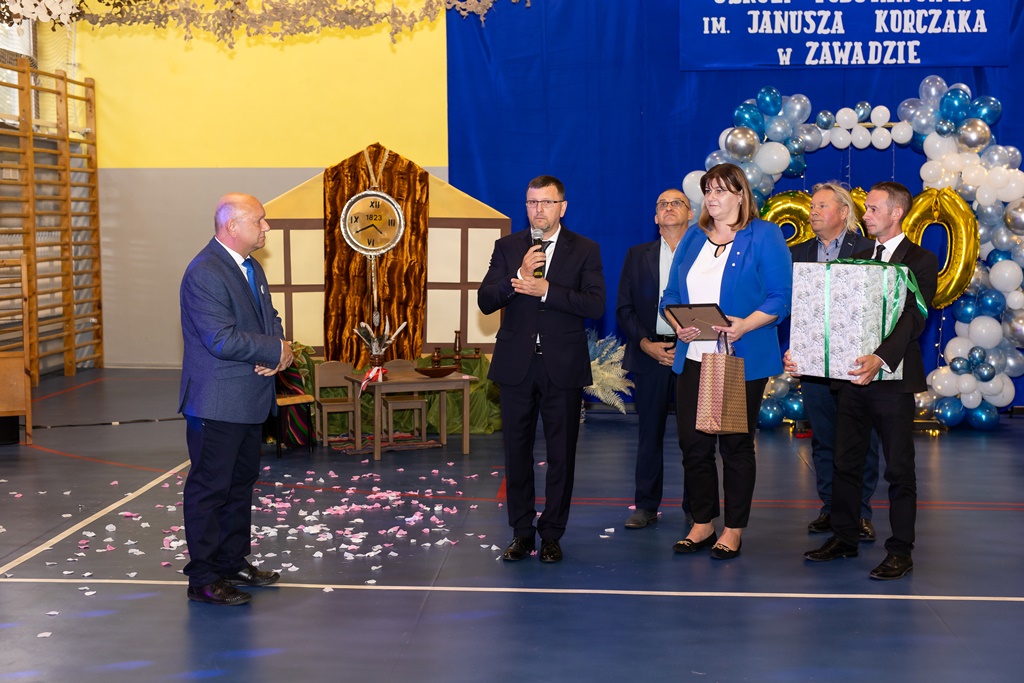 200 lat SP w Zawadzie 111